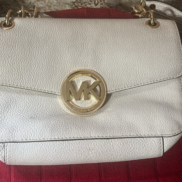 Michael Kors bag There are no call outs. Excellent used condition. - Picture 6 of 9